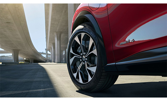 FORD-SERVICES-PAROT-OFFRE-PNEU-AVRIL-2025