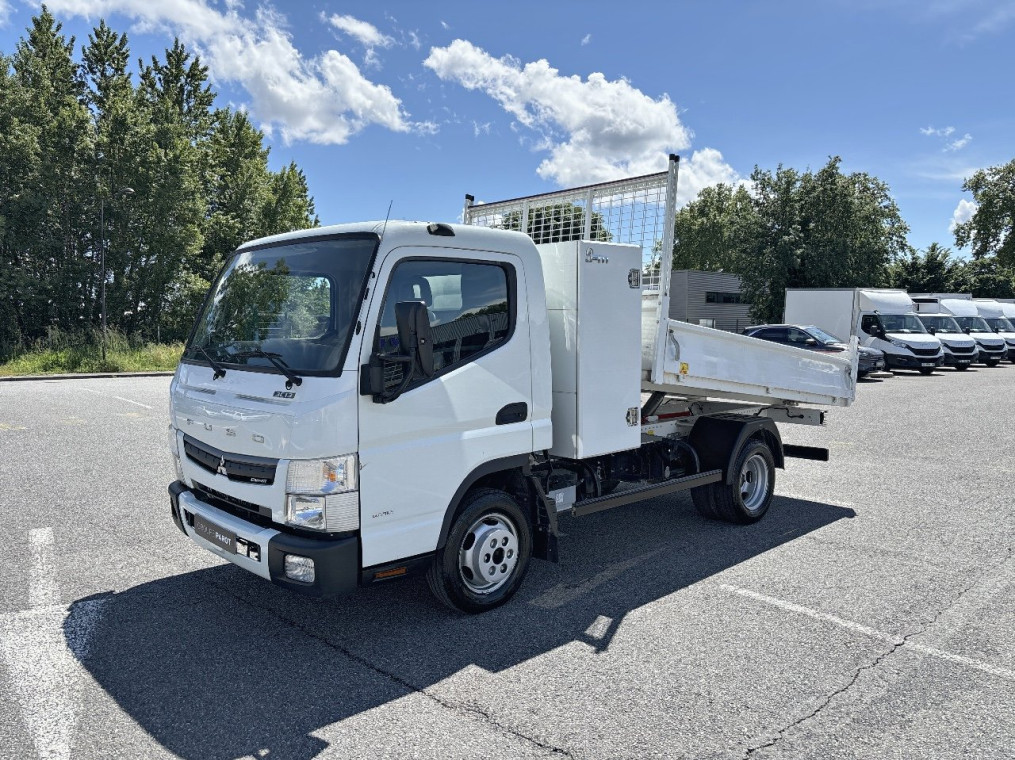 FUSO Canter Benne 3C13 Empattement 28 Coffre